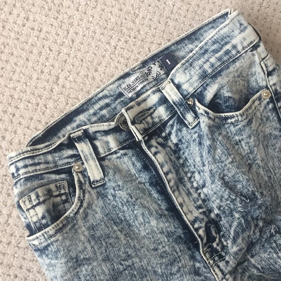 Distressed Hi-Waist Jeans - Picture 3 of 4